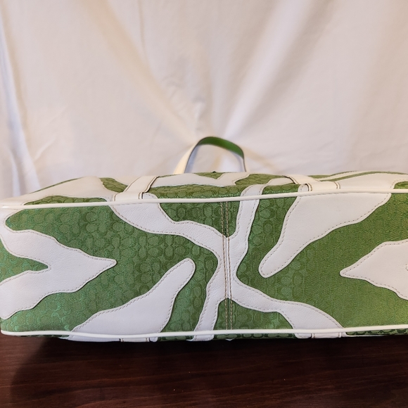 Coach green canvas & white leather zebra tote - Picture 10 of 12